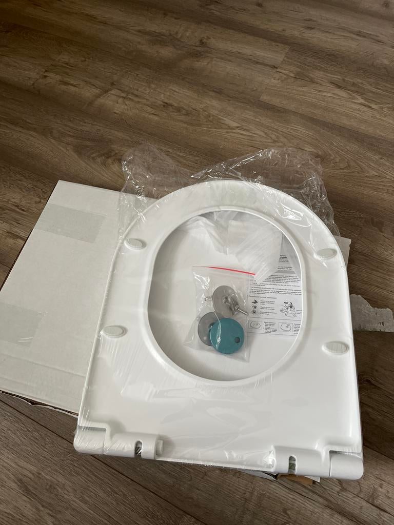 Nieuwe toiletbril, Minder dan 50 cm, Overige typen, Nieuw, Ophalen of Verzenden