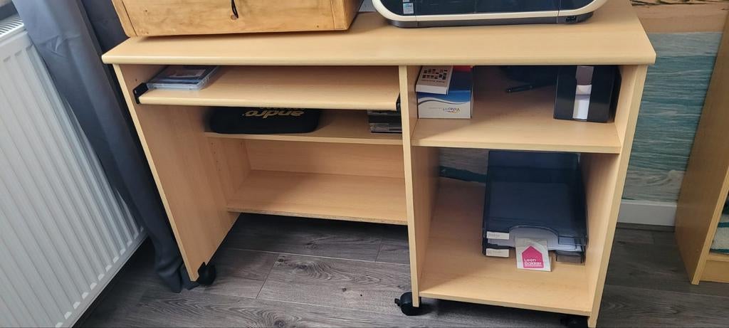 Praktisch computerbureau met opbergruimte en wielen, Ophalen, Gebruikt, Hout, Overige merken