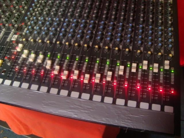 Gebruikt: Soundcraft K1 32 kanaals mengpaneel met voeding, Muziek en Instrumenten, Mengpanelen, Ophalen, Mteurope@outlook.com
