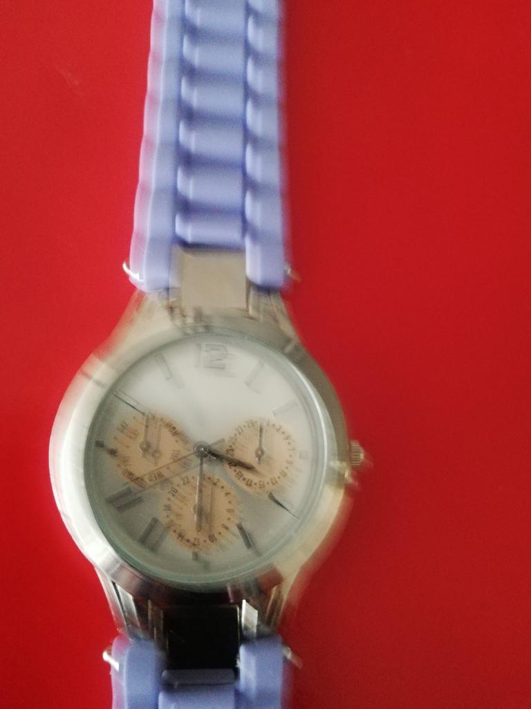 Nieuw lila horloge, Ophalen of Verzenden, Nieuw, Kunststof, Overige merken