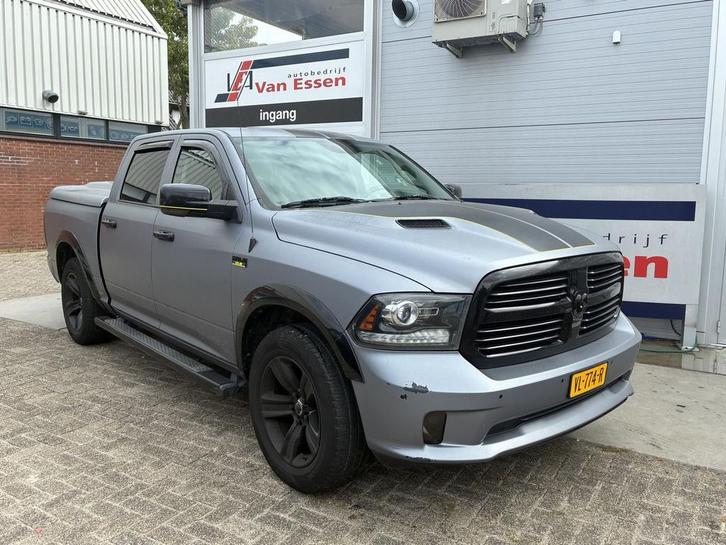 Dodge Ram 1500 5.7 V8 4x4 Crew Cab 5'7 Sport Grijze wrap, la, Auto's, Dodge, Bedrijf, RAM 1500, 4x4, ABS, Centrale vergrendeling