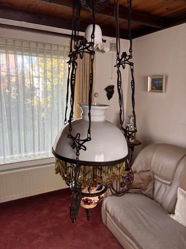 Antieke hanglamp met kralen en porseleinen details, Ophalen of Verzenden