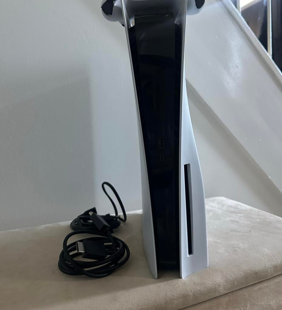 PlayStation 5 disk editie in goede staat + controller, Spelcomputers en Games, Spelcomputers | Sony PlayStation 5, Ophalen of Verzenden