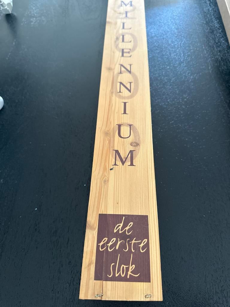 Millennium Geschenk Kistje - Champagne & Glazen 2000, Ophalen, Zo goed als nieuw, Feestartikel, Overige