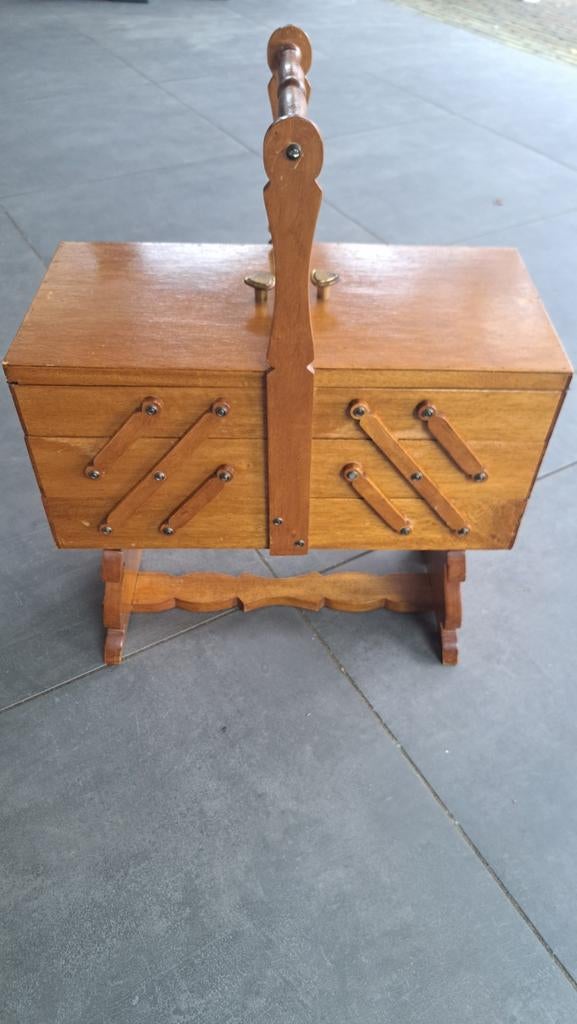 Vintage antiek houten naaikistje. Jaren 50/60., Ophalen, Gebruikt