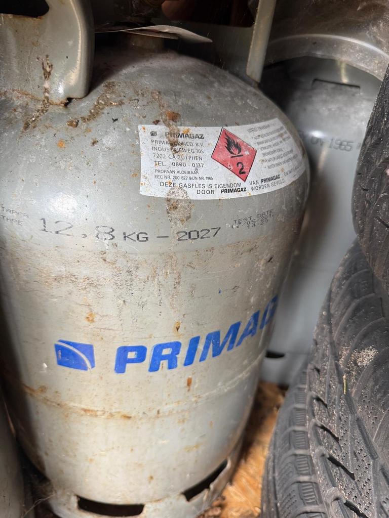 Verschillende gasflessen, Ophalen, Gebruikt