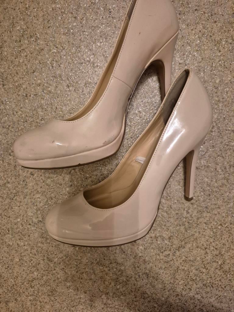 Nude Lakleren Pumps - Elegant en Comfortabel, Pumps, Beige, Ophalen of Verzenden, Onbekend