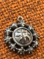 Antieke zilveren hanger met roosgeslepen diamant, Gebruikt, Ophalen of Verzenden, Zilver, Bloem of Plant