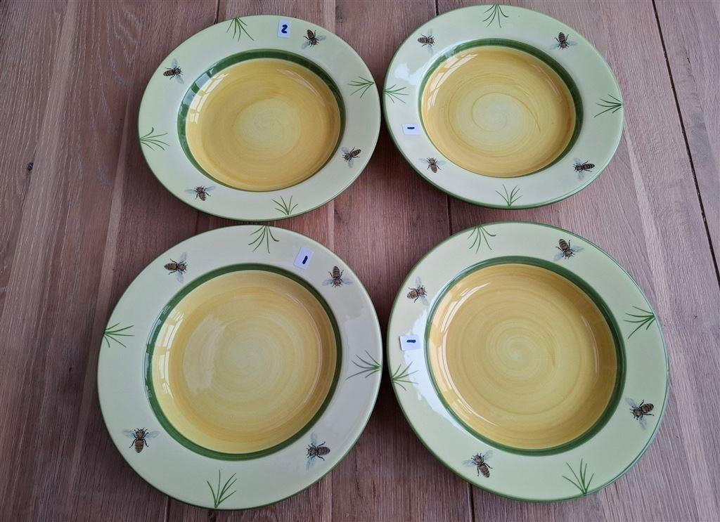 D172 Borden, Zeller keramiek Bijenland, zgan, Gebruikt, Keramiek, Ophalen of Verzenden, Bord(en)