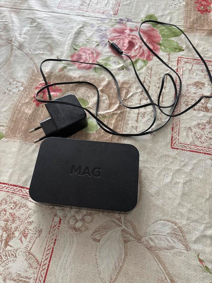 MAG256 IPTV Box met adapter - Model MAG256 2.1-CVB-00, Audio, Tv en Foto, Mediaspelers, Gebruikt, Zonder harde schijf, Ophalen of Verzenden