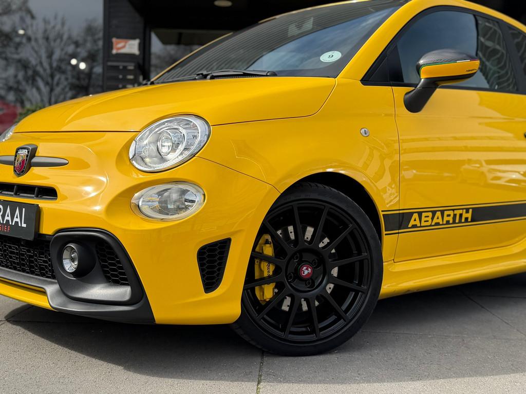 Abarth 595 500 1.4 T-Jet Abarth Competizione Sabelt|180PK|Na, Auto's, Voorwielaandrijving, Gebruikt, Zwart, 4 stoelen