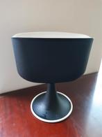 DESIGN KRANTENHOUDER/BAK "UMBRA", Ophalen