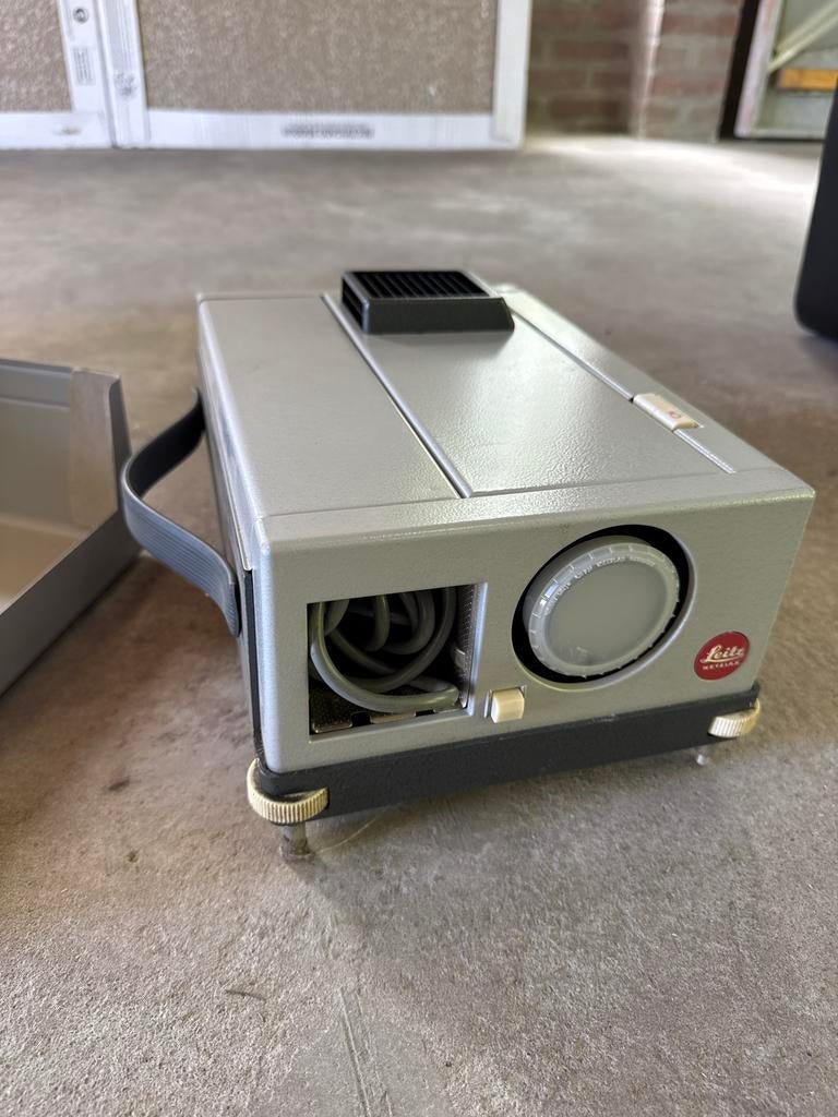Vintage Leitz (Leica) Diaprojector - Klassieke Dia Projector, Audio, Tv en Foto, Diaprojectors, Ophalen, Gebruikt