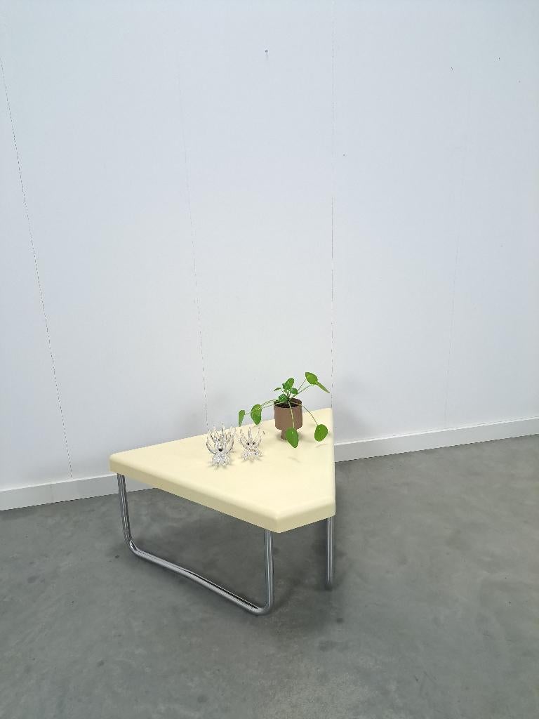 Space age driehoek kunststof tafel chroom buisframe vintage, 50 tot 100 cm, Overige vormen, Gebruikt, Vintage space age tafel
