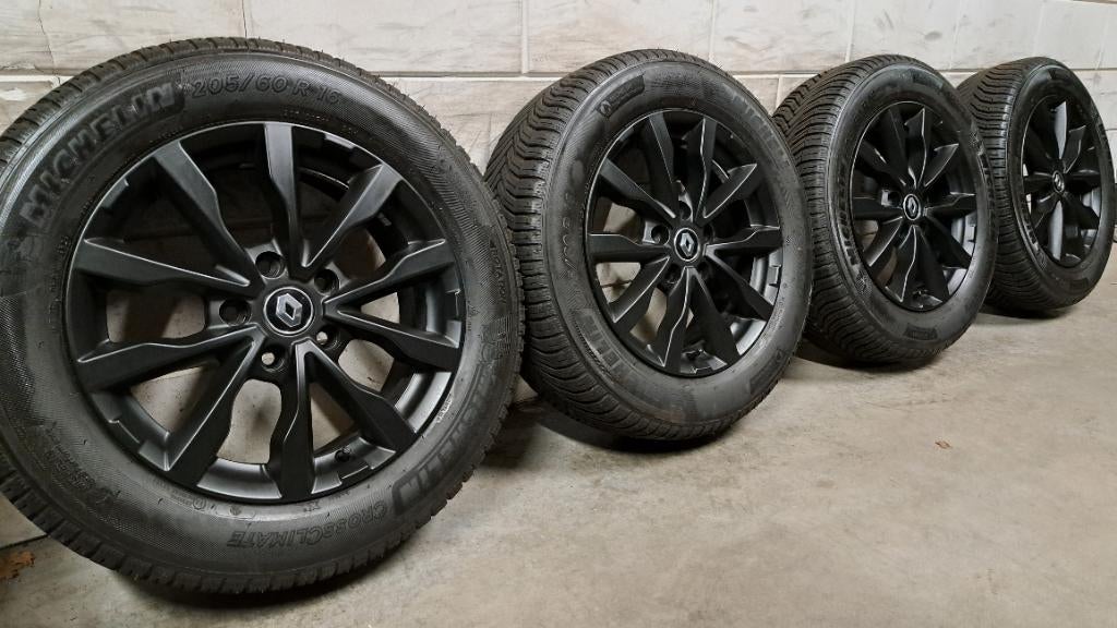 Nieuwe set! Zwarte velgen Kangoo Citan Duster 205/60/16, Auto-onderdelen, Banden en Velgen, Bestelwagen, 16 inch, Banden en Velgen