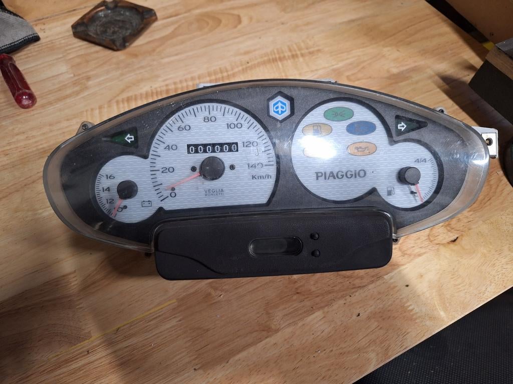 Kmh teller piaggio lx 125cc, Fietsen en Brommers, Brommeronderdelen | Scooters, Ophalen of Verzenden, Zo goed als nieuw, Overige typen