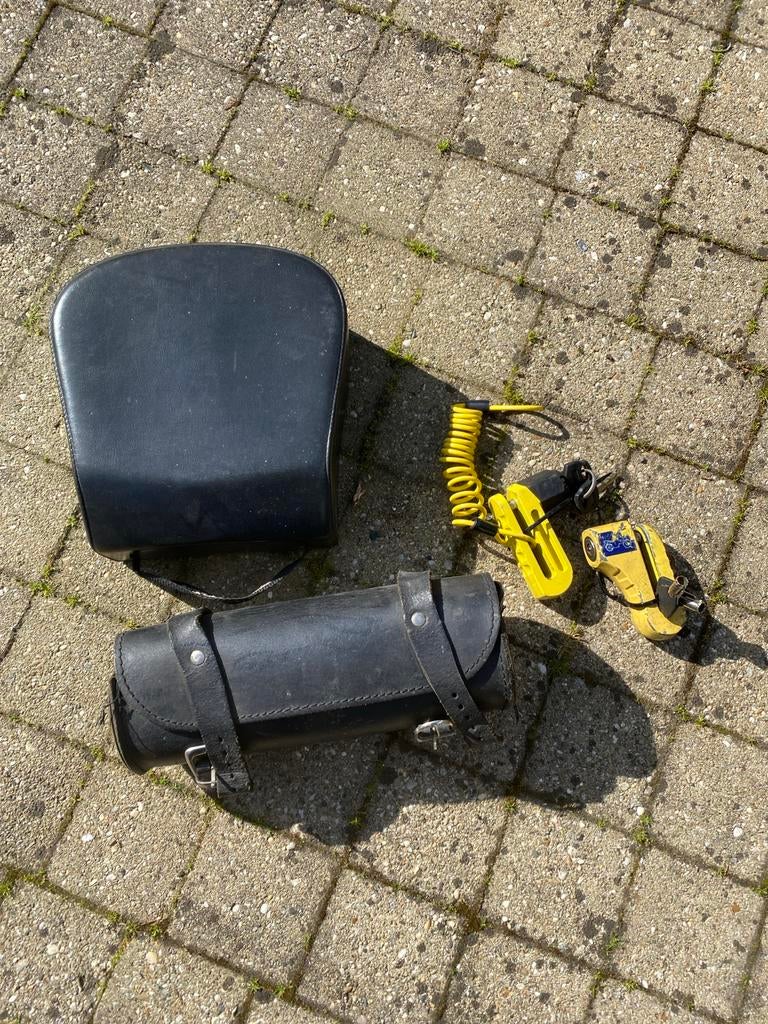 Motoraccessoires: zadel, gereedschapsrol, sloten, Ophalen of Verzenden, Gebruikt