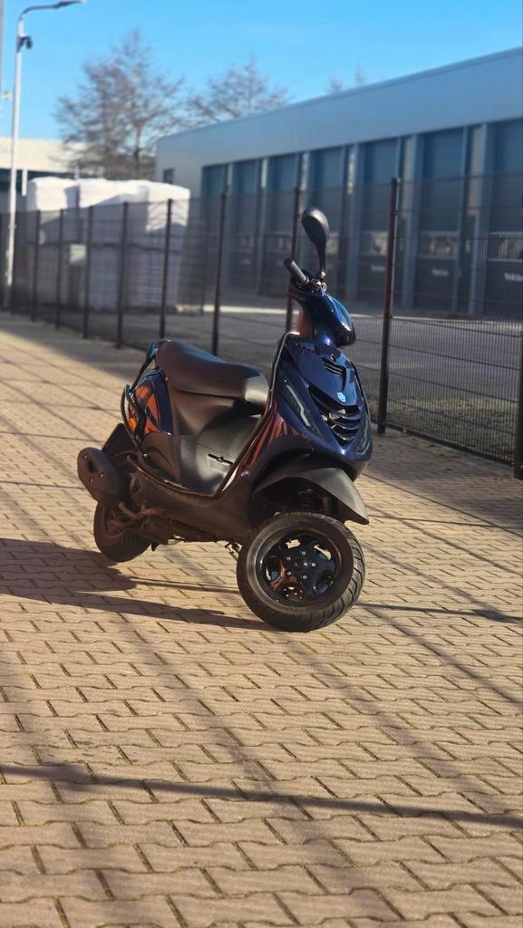 Zip 80cc WAARDE PEILING!, Fietsen en Brommers, Scooters | Piaggio, Zo goed als nieuw, Zip, Maximaal 45 km/u, Benzine, Ophalen