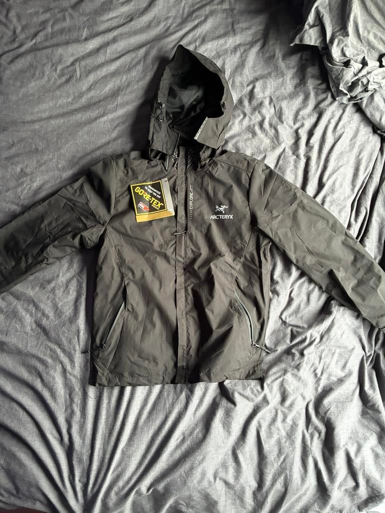 Arc’teryx jas zwart – Gore-Tex – maat M – goede staat, Ophalen of Verzenden, Zo goed als nieuw, Zwart