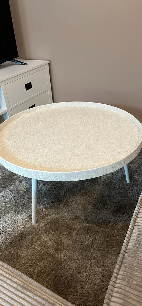 Ronde salontafel met unieke textuur - Zo goed als nieuw, Huis en Inrichting, Tafels | Salontafels, Kunststof, Rond, Zo goed als nieuw