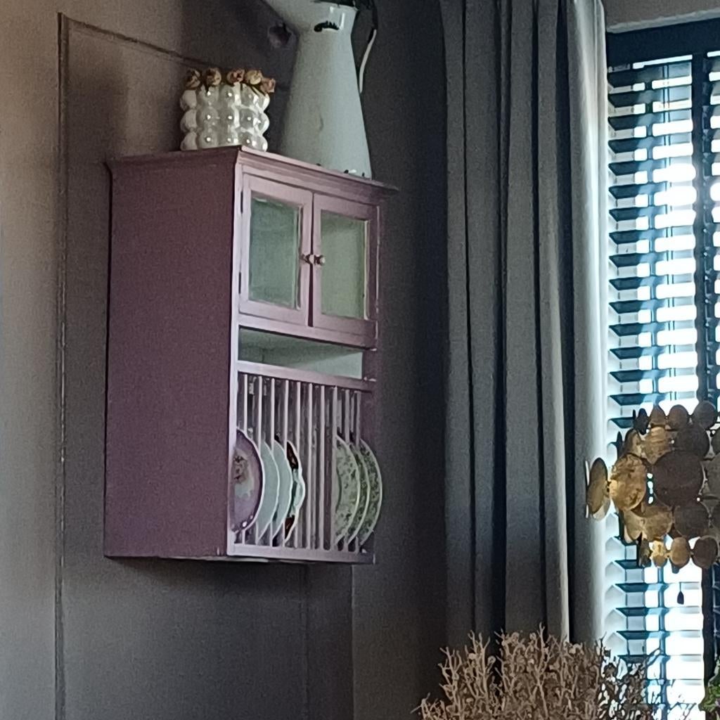 Oud brocant bordenrek, Ophalen