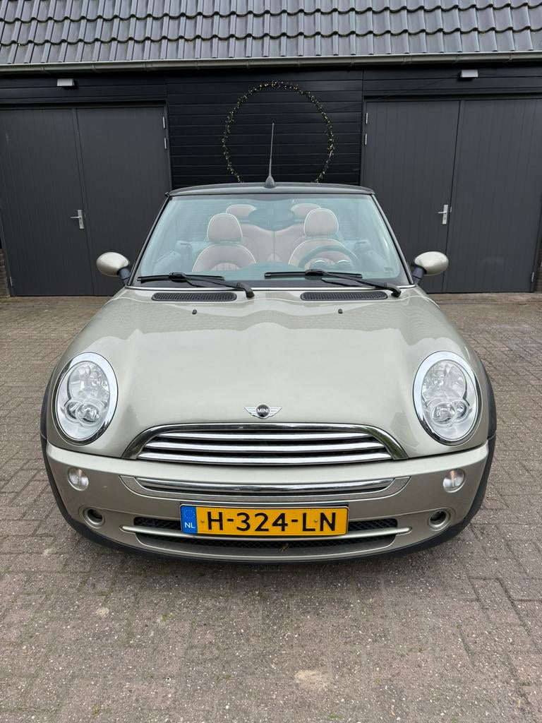 Mini 1.6 16V Cooper Cabrio side walk, Auto's, Mini, Voorwielaandrijving, 4 cilinders, Cabriolet, 4 stoelen