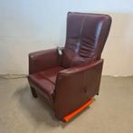 Sta op stoel / opsta stoel bordeaux rood leer, Huis en Inrichting, Fauteuils, Ophalen, Gebruikt, Minder dan 75 cm, Leer