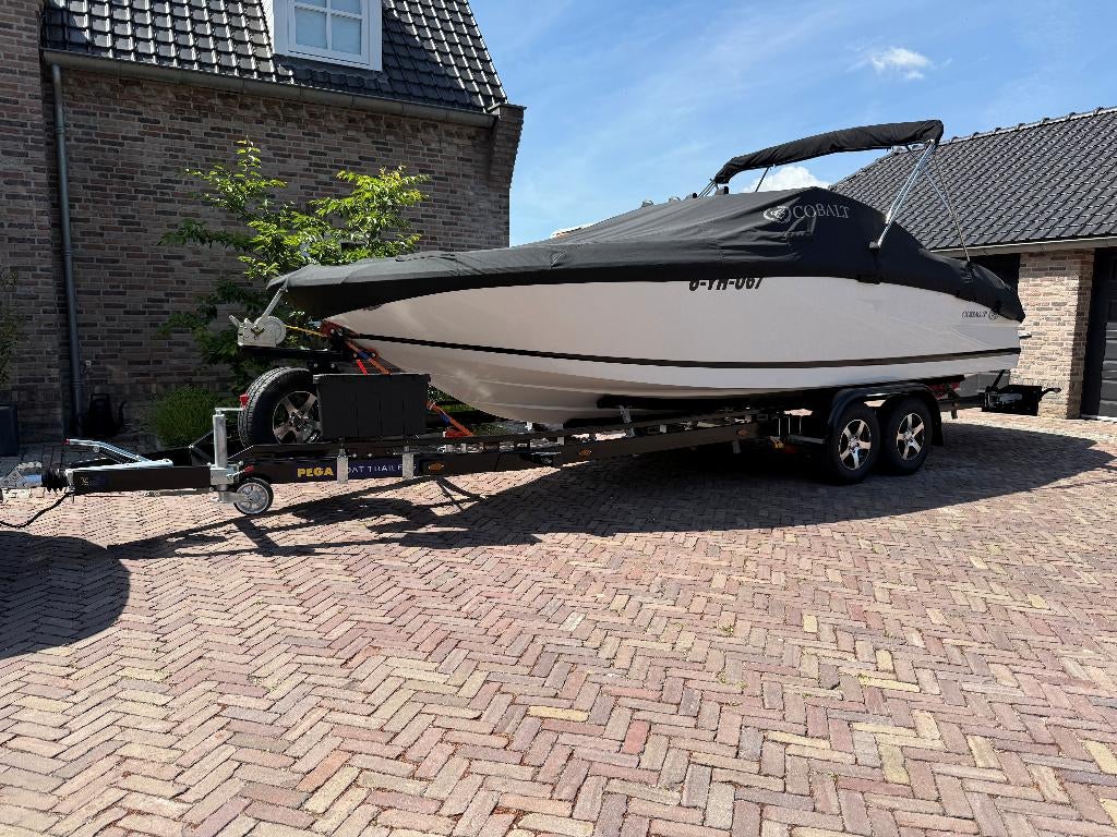 Cobalt 222 V8 320 PK Volvo Penta, Watersport en Boten, Speedboten, Ophalen, Gebruikt, Binnenboordmotor, 6 meter of meer