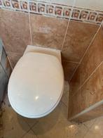 Wandcloset met Geberit bedieningspaneel en bril, Ophalen, Gebruikt, Toilet