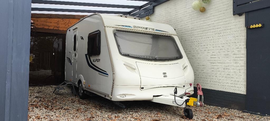 Sprite super 420 Super met lengtebedden nieuwe dakairco, Tot en met 3, Particulier, Kachel, 5 tot 6 meter