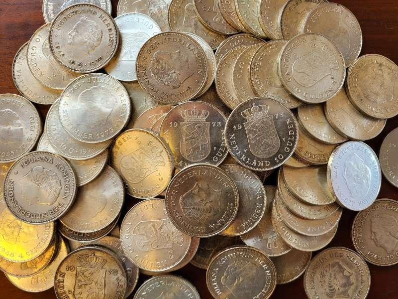 Nederland 1 kilo zilveren 10 guldenmunten 1970 en 1973, Postzegels en Munten, Munten | Nederland, Koningin Juliana, Setje, Zilver