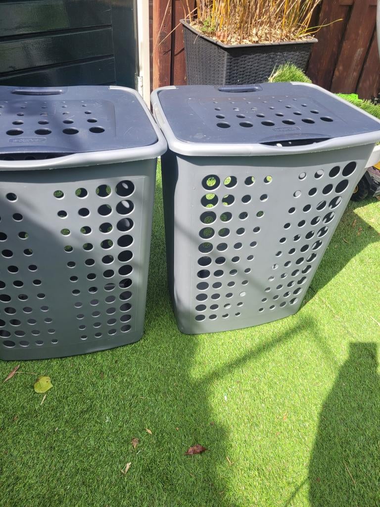 Twee curves wasmanden, Huis en Inrichting, Badkamer | Badtextiel en Accessoires, Grijs, Ophalen