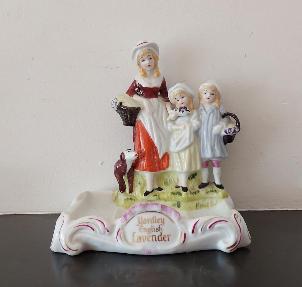 Antiek porselein Engels Yardley English Lavender zeepbakje, Antiek en Kunst, Antiek | Porselein, Ophalen of Verzenden