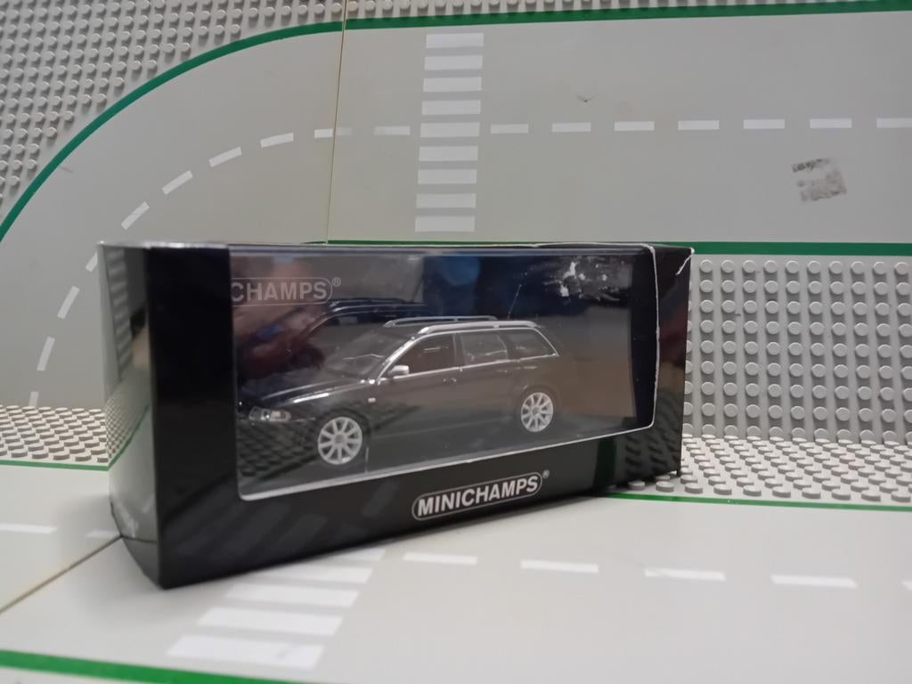 Minichamps Audi RS4 Avant 1:43, Hobby en Vrije tijd, Modelauto's | 1:43, Ophalen of Verzenden, Zo goed als nieuw, Auto, MiniChamps