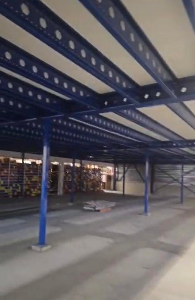 310m2 entresolvloer, verdiepingsvloer, mezzanine, trap, Ophalen, 75 m² of meer, Laminaat