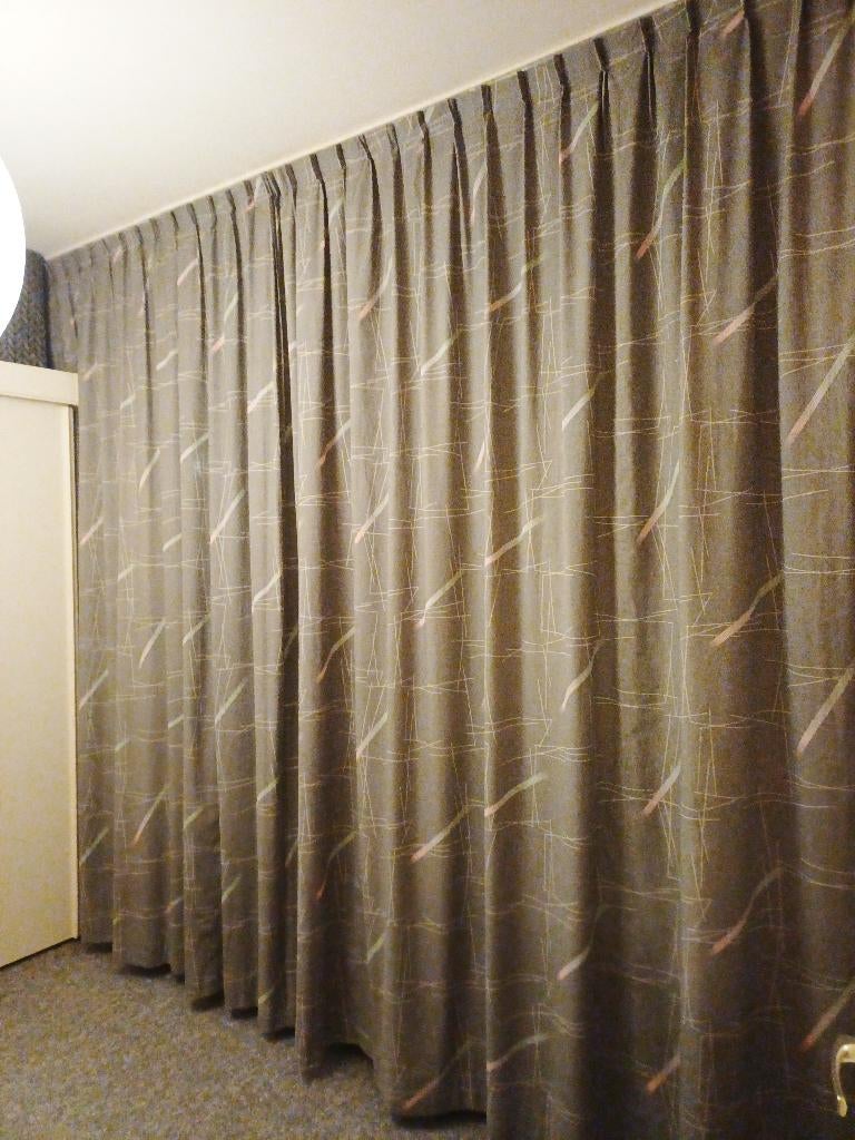 Grijze gordijnen, o.a. kamerbreed en andere maten., Ophalen of Verzenden, Gebruikt, Grijs, 200 cm of meer