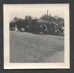 Duitse soldaten bij vernietigde Russische tanks met afgescho, Verzenden, Landmacht, Duitsland, Foto of Poster