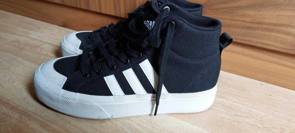 Adidas Bravada sneakers dikkere zool maat 42, Ophalen of Verzenden, Zo goed als nieuw, Sneakers of Gympen