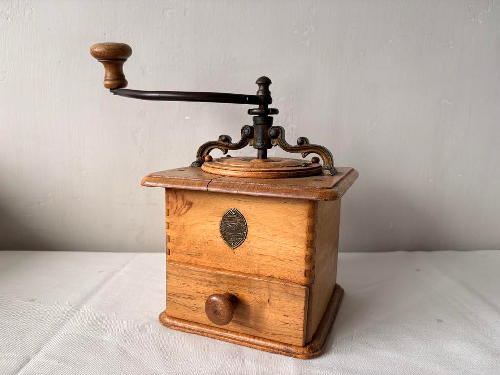 Antieke koffiemolen Goldenberg & Cie ( 1850–1900), Ophalen of Verzenden