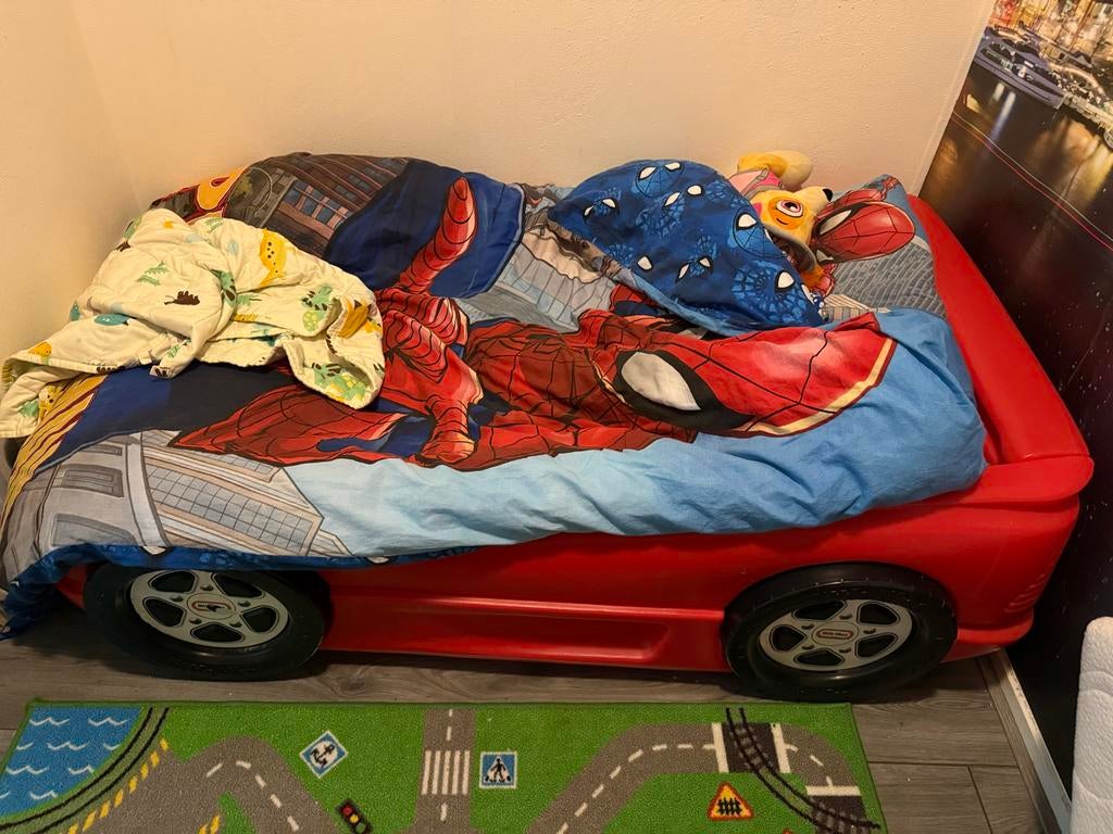 Peuter autobed - rood kinderbed in auto vorm, Kinderen en Baby's, Kinderkamer | Bedden, Ophalen, Gebruikt, 140 tot 160 cm, 70 tot 85 cm