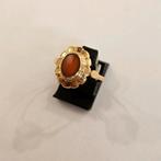 Vintage 14 karaats gouden ring bezet met Bloedkoraal bloem, 18 tot 19, Ophalen of Verzenden, Zo goed als nieuw, Met edelsteen