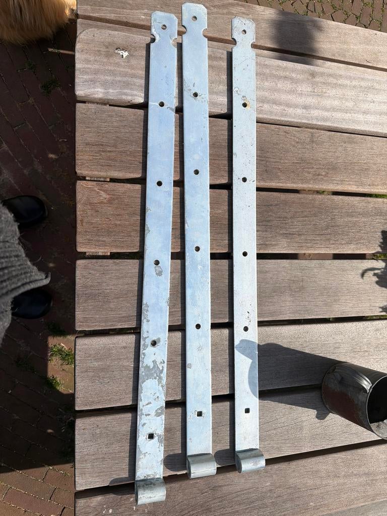 Drie stuks verzinkte duimhengen, Doe-het-zelf en Verbouw, Hang- en Sluitwerk, Ophalen of Verzenden, Gebruikt, IJzer, Scharnier