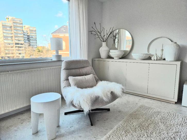 Eleonora draaifauteuil type Cooper met kussen Loft Westwing, Huis en Inrichting, Fauteuils, Zo goed als nieuw, 75 tot 100 cm, 75 tot 100 cm