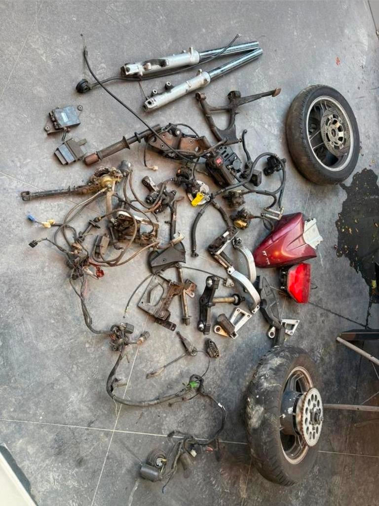 Suzuki motor onderdelen, Ophalen