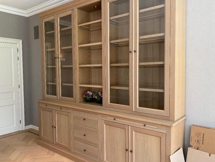 Eiken servieskast, Huis en Inrichting, Kasten | Buffetkasten, Zo goed als nieuw, 200 cm of meer, 200 cm of meer, 25 tot 50 cm