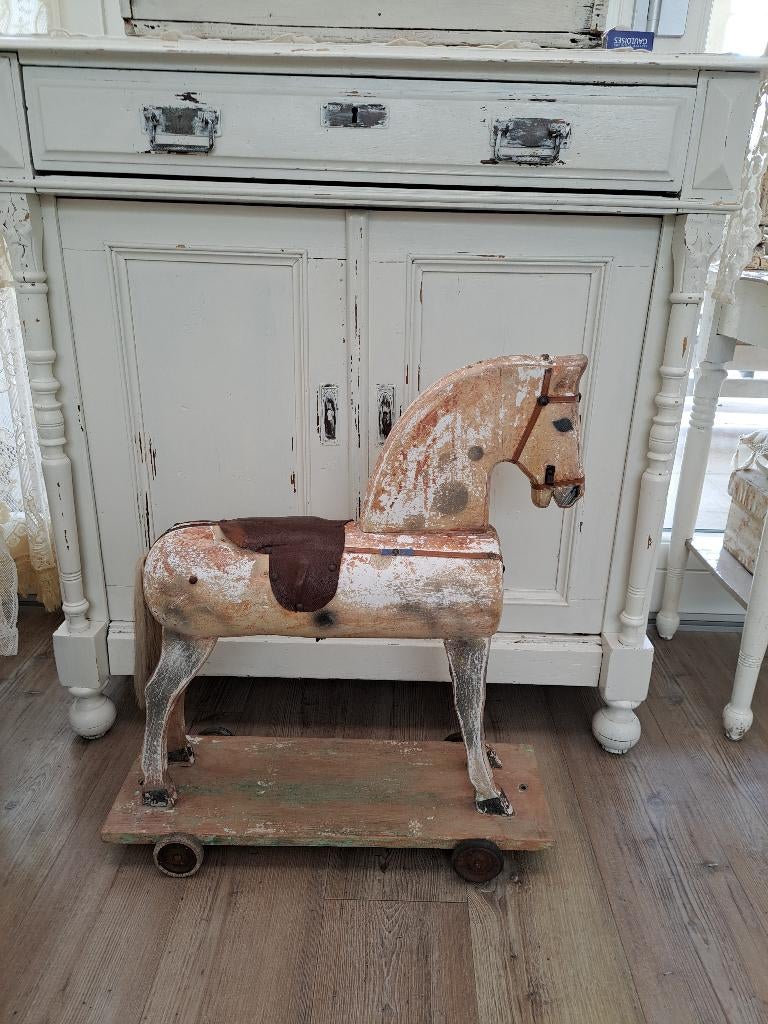 Mooi brocante paard, mooi in een brocante inrichting., Ophalen