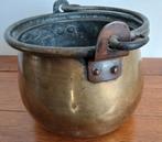 Antieke koperen ketel / heksenpot met smeedijzeren hengsel, Antiek en Kunst, Antiek | Koper en Brons, Ophalen of Verzenden, Koper