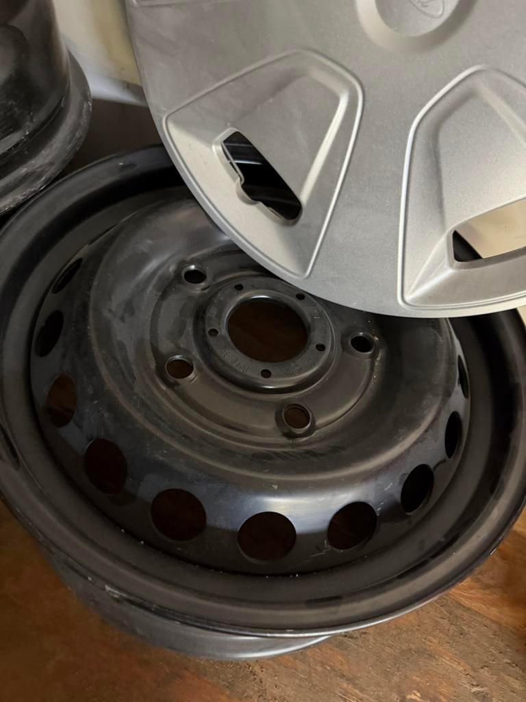 Stalen Velgen en wieldoppen - Set van 4, Auto diversen, Ophalen of Verzenden, Gebruikt