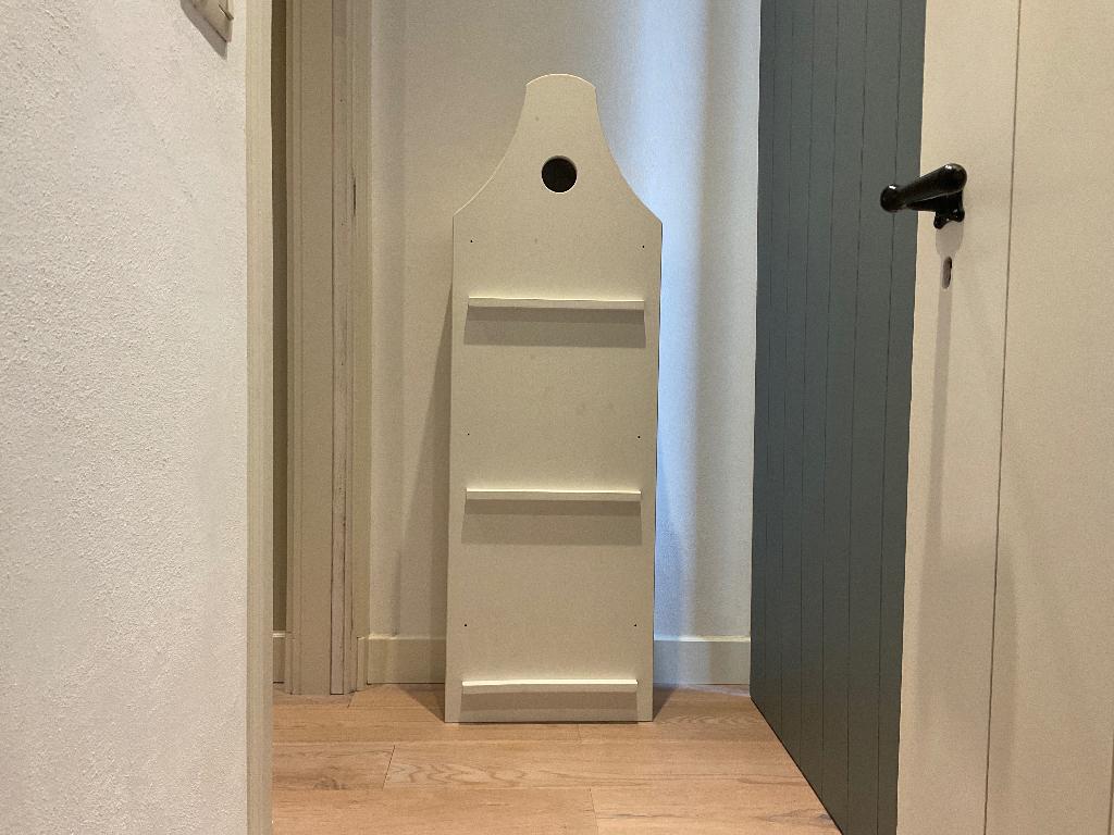 Kinderkast in vorm van huisje, Ophalen, Zo goed als nieuw