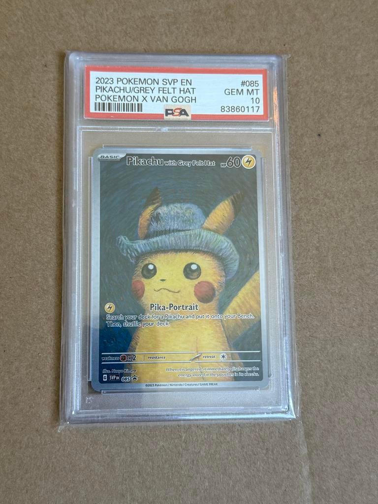 Pikachu met Grijze Vilthoed PSA 10 - Pokémon x Van Gogh, Ophalen of Verzenden, Nieuw, Losse kaart